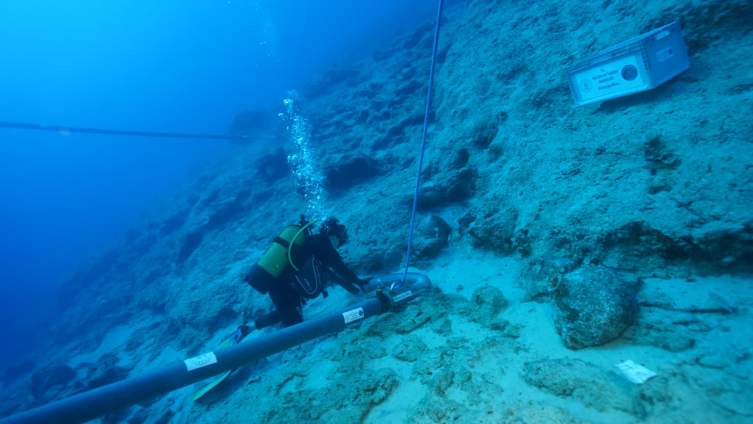 Akdeniz'in derinliklerinden 2 bin 100 yıllık sofra takımı çıkarıldı