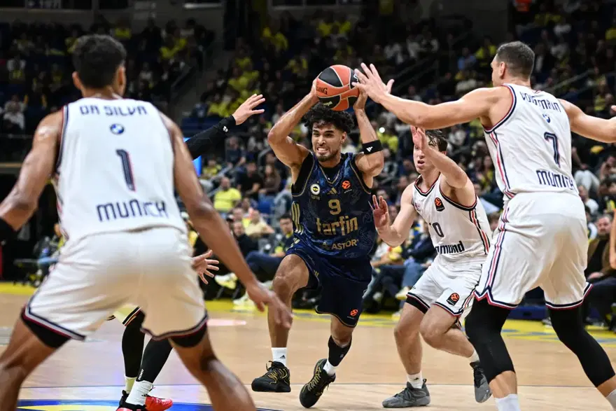 Anadolu Efes ve Fenerbahçe Tarfin çift maç haftasına kayıpsız başladı 1