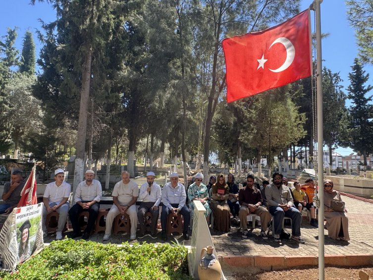Ayşenur Ezgi Eygi vefatının 2. yılında kabri başında anıldı