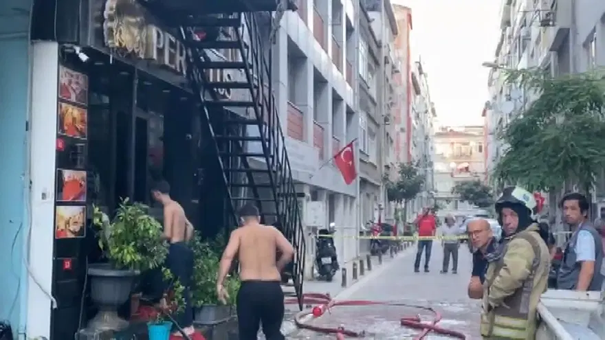 Bakırköy'de otelde yangın: 12 yaralı