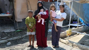Ev sahibi olmak isterken dolandırıldı, 5 çocuğuyla ahırdaki çadırda kalıyor