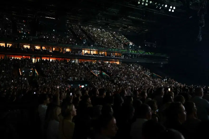 Celine Dion, yıllar sonra sahnelere geri döndü 2