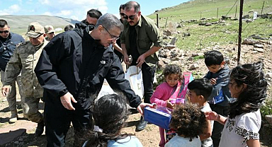 Vali Baruş, Dumlu Baba Yaylası’nda göçerlerle buluştu
