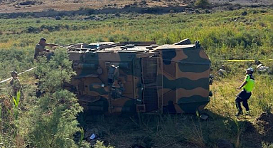  Askeri araç devrildi: 1 şehit, 2 yaralı