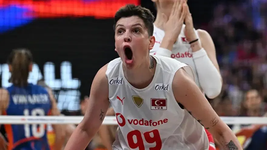 Ebrar Karakurt neden milli takımda değil, niye oynamıyor? 3