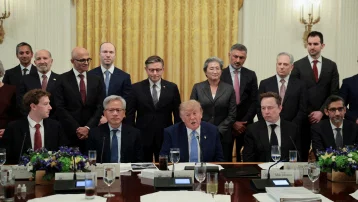 Trump, kararnameyi imzaladı. Yapay zeka "süper zeka" oldu