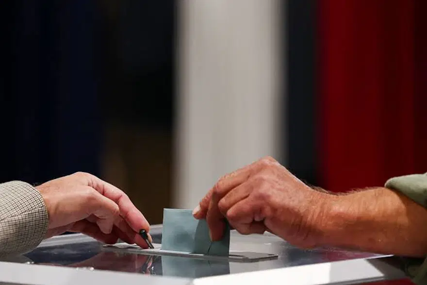 HOLLANDE'DAN ADAYLIK SİNYALİ 3