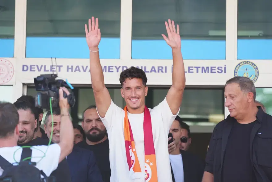 Galatasaray yeni golcüsüne kavuştu. Dünya Kupası sonrası 5 yıllık sözleşme 2