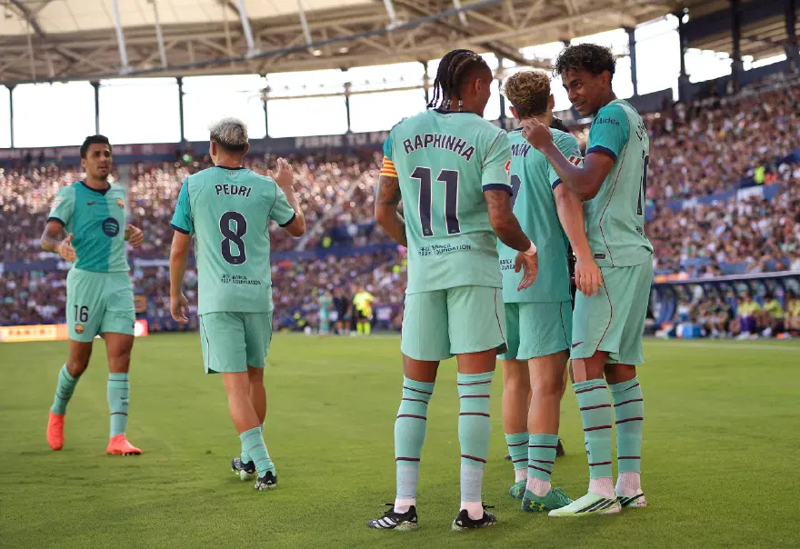 Galatasaray'ın rakibi Barcelona sürprize izin vermedi, Levante'yi mağlup etti 2