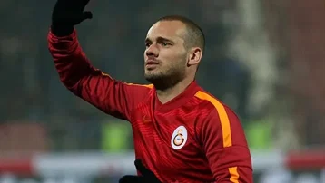 Galatasaray'ın eski yıldızı, eşyalarını açık artırmaya çıkardı