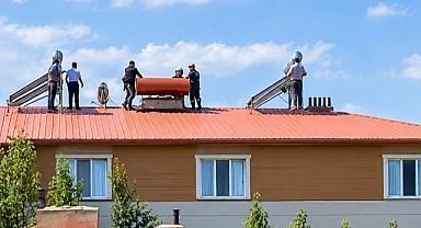 Çatıdan atlayacaktı!