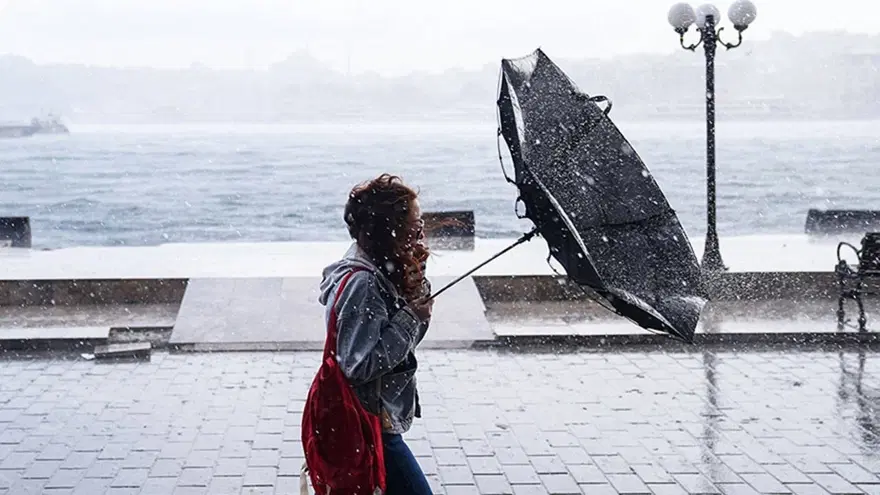 İstanbul için sel uyarısı: Ani sıcaklık düşüşü ve şiddetli yağış bekleniyor