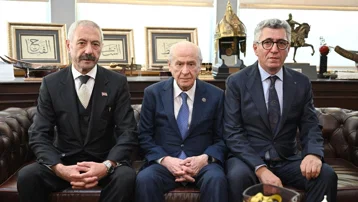 Bahçeli, Sarallar ve Şahinler aileleri ile buluştu. "Tarihi bir kucaklaşma"