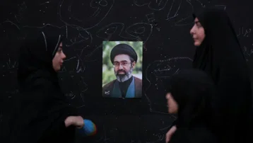 "Hamaney'i enkazdan çıkardık"