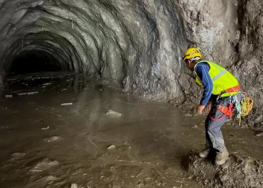 Mucize kurtuluş. Çamur altında 10 gün yaşam mücadelesi verdi 1