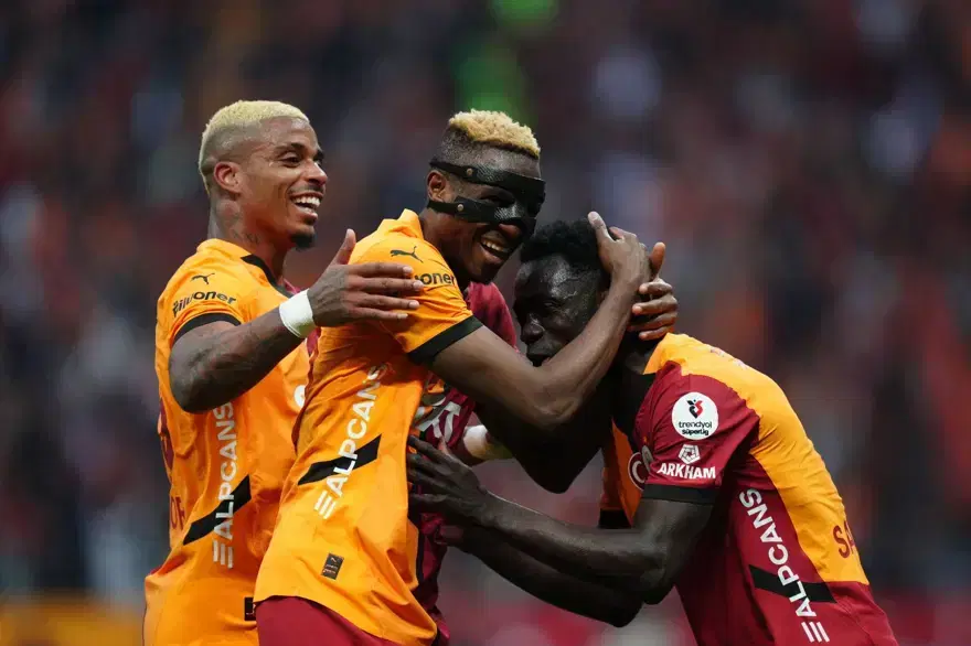 Osimhen ve Lemina'nın son durumu netleşti. Okan Buruk'la derbi öncesi görüşme 1