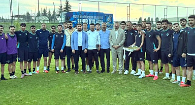 Çiçeği burnundaki teknik direktöre ziyaretçi akını
