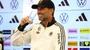 Almanya'da Klopp yasakları başladı. Listede telefon da var özel kuaför de