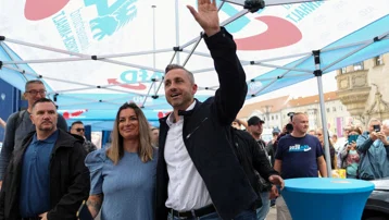 Almanya'da aşırı sağcı AfD'den tarihi zafer