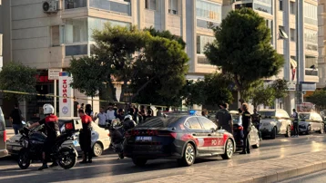 İzmir'de bankada hareketli dakikalar. Soygun girişimi iddiası polisi alarma geçirdi