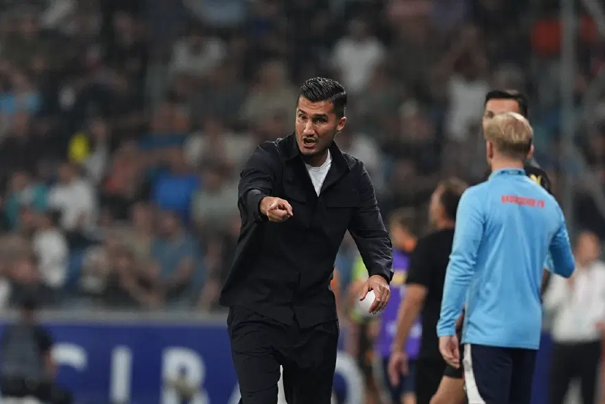 Son düdükle birlikte kırmızı kart çıktı. Başakşehir-Galatasaray maçı sonunda olay 2