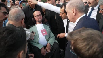 Cumhurbaşkanı Erdoğan, otobüsü durdurup yanına gitmişti. "Unutamayacağım bir an"