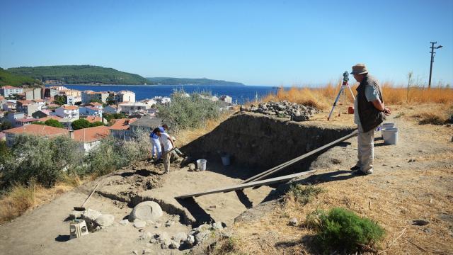 Maydos Kilisetepe Höyüğü kazılarında 4200 yıllık savunma duvarı bulundu