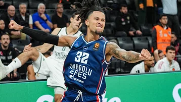Anadolu Efes ve Fenerbahçe Tarfin çift maç haftasına kayıpsız başladı