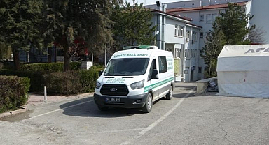 Emekli öğretmen evinde ölü bulundu!