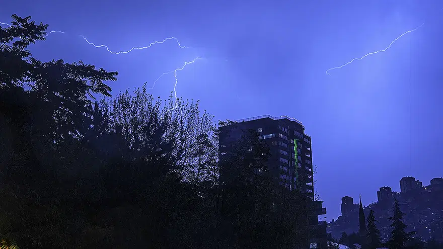 Yağmur aralıksız yağacak, rüzgar üşütecek. Meteoroloji 14 ili sarı kodla uyardı 3