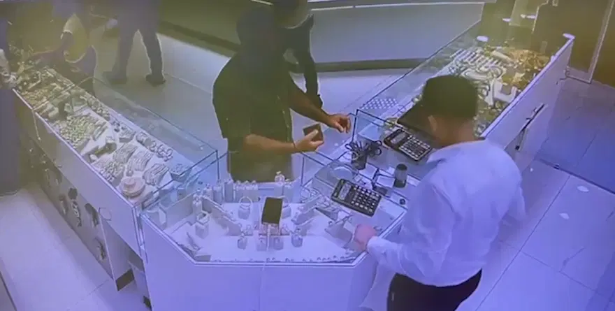 Yangın süsü verilmişti. Üykü çiftinin katil zanlısı X-Ray cihazı ele vermiş 2