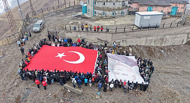 Palandöken'in zirvesine Cumhuriyet tırmanışı 