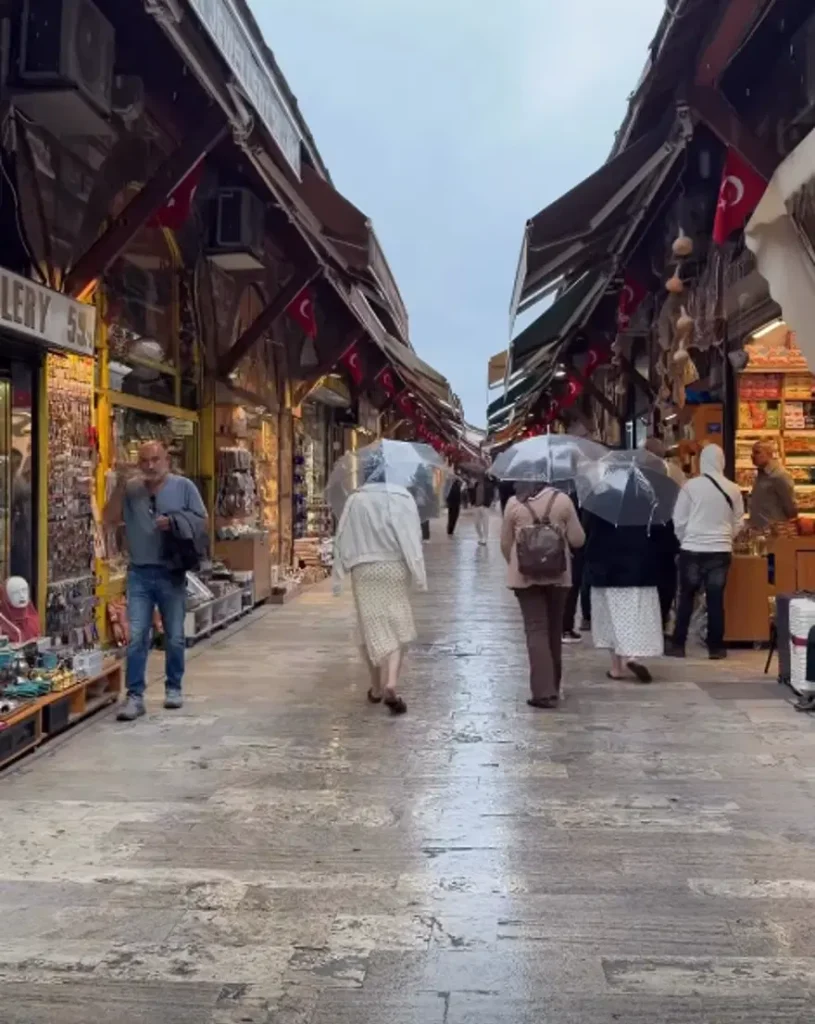 Barcelona'dan Türkiye paylaşımları. "Merhaba İstanbul" 4