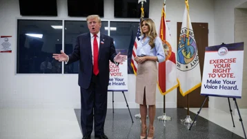 ABD Başkanı Trump, erken oy kullanma işlemlerinin başladığı Florida'da oyunu kullandı
