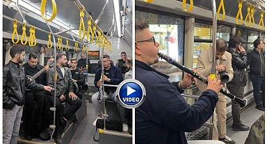 Öğrenciler otobüsü türkü meclisine çevirdi