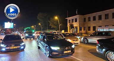 Galibiyeti kutlamak için caddelere indiler