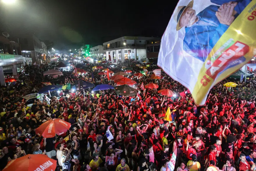İlk turda yenilmişti, herkes şaşkın. Lula da Silva nasıl dördüncü kez başkan seçildi? 1