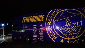 Fenerbahçeli taraftarlar, Samandıra'da takımı protesto ettiler