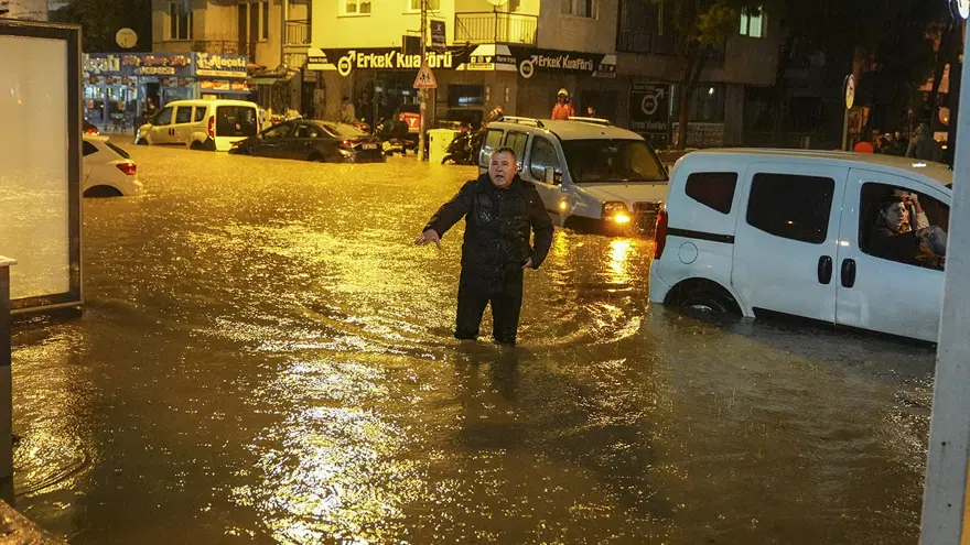 İSTANBUL VALİLİĞİ VE AKOM'DAN İLÇE İLÇE UYARI 1