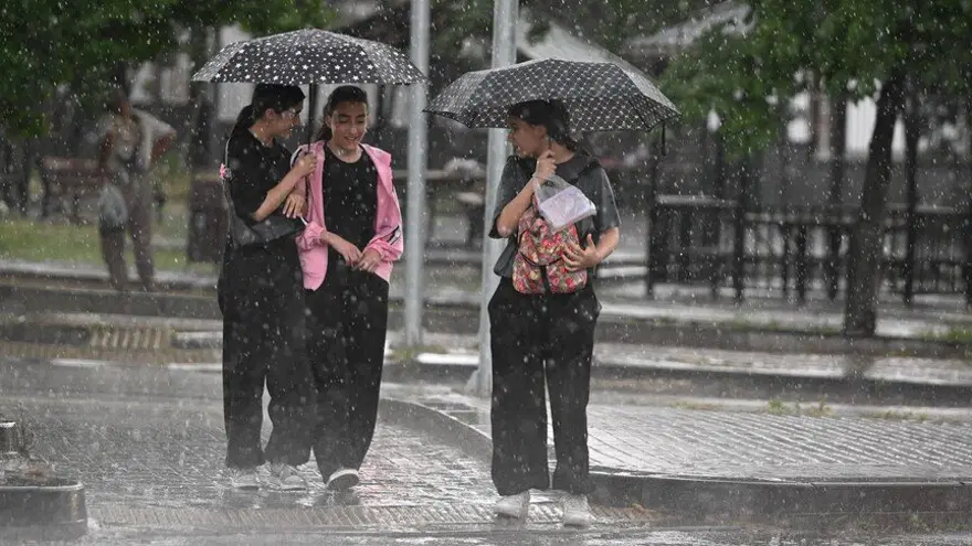 İSTANBUL'DA BUGÜN OKULLAR TATİL Mİ? 1