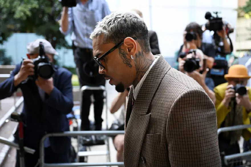 Kulüpte kavgaya karışmıştı. Grammy ödüllü Chris Brown hakim karşısında 2