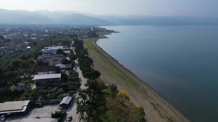 "TABANINDA ÇATLAK MI VAR SULAR YER ALTINA MI GİDİYOR?"