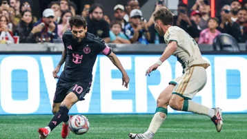 Messi hem takım arkadaşlarını hem de rakipleri çalımladı