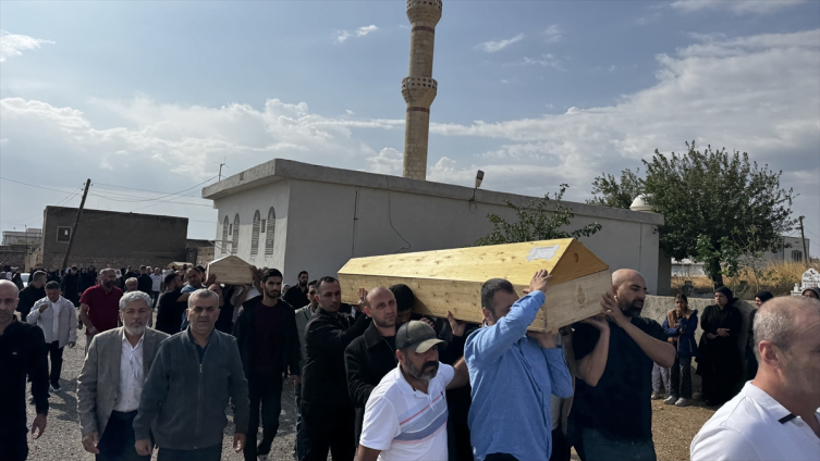 Mardin'de feci kaza: Aynı aileden 6 kişinin cenazesi defnedildi