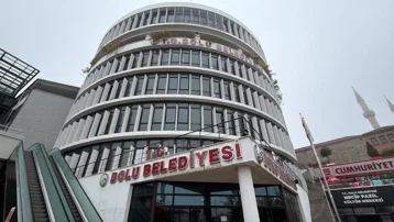 Bolu Belediyesi'ne operasyon. Belediye Başkan Yardımcısı dahil dört kişi gözaltında