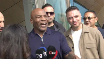Mike Tyson İstanbul'da: "Türkiye'de bulunmaktan çok mutluyum"