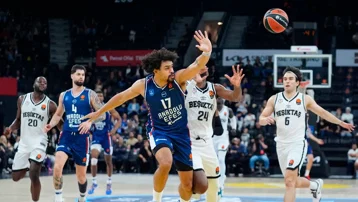 EuroLeague'deki Türk gecesinde Anadolu Efes, Beşiktaş'ı yendi