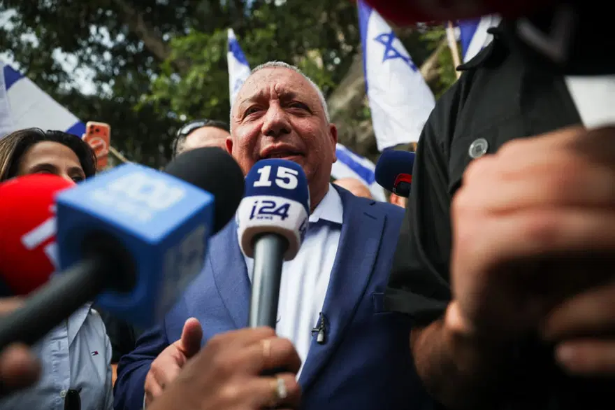 SAVAŞ KABİNESİNDEN İSTİFA ETMİŞTİ 2