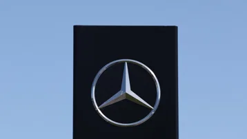 Alman otomotivinde kriz. Mercedes hedeflerini düşürdü