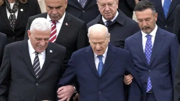 Dervişoğlu, Bahçeli'nin koluna girmesiyle ilgili konuştu: Bugün olsa yine yaparım